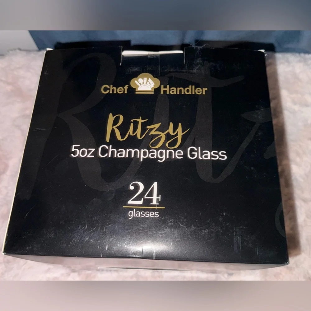 NWT’s Ritzy Clear Wine Glasses - 24 Pack